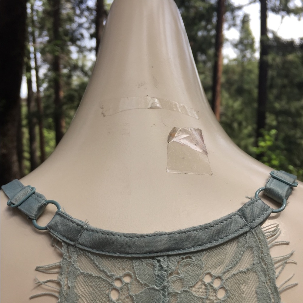 Bebe palest pastel mint green, lace panel backed halter dress - Picture 10 of 14
